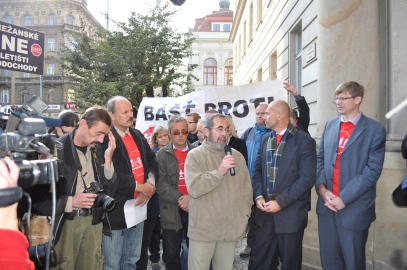 Obrázek galerie Stop letišti