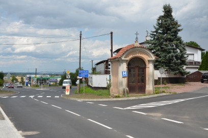 Obrázek galerie Křižovatka u kapličky