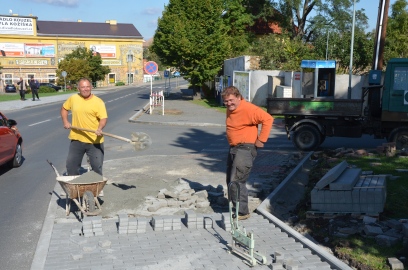 Obrázek galerie Chodník na náměstí