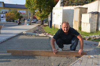 Obrázek galerie Chodník na náměstí